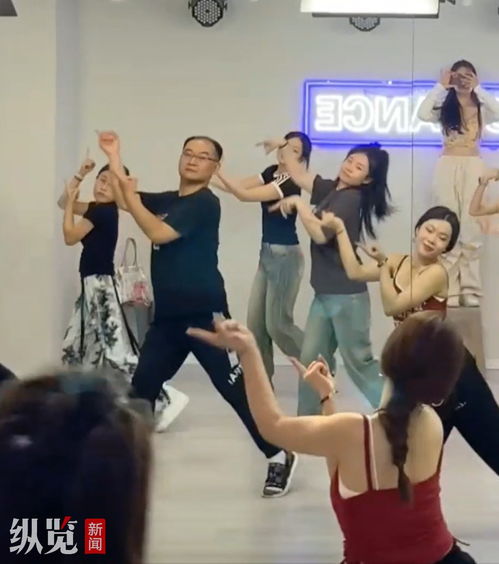 男子辟谣替女儿上舞蹈课，以爱好之名，守护父爱 
