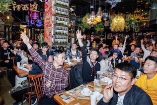 兄弟聚餐，共享欢乐时光——免费观看短剧 