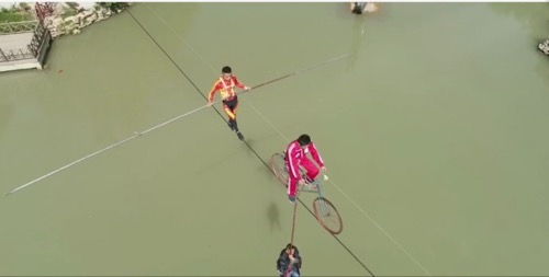 免费尽享，吞龙之旅的魅力