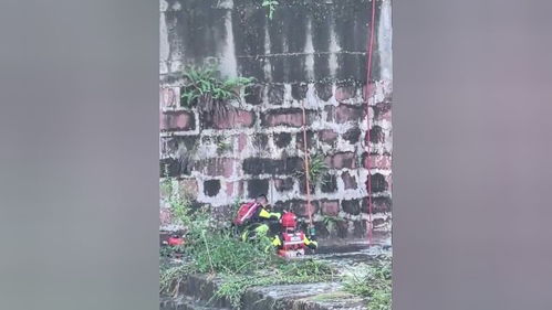 男子水库泄洪口抓鱼瞬间遇难，不幸被吸入涵洞身亡