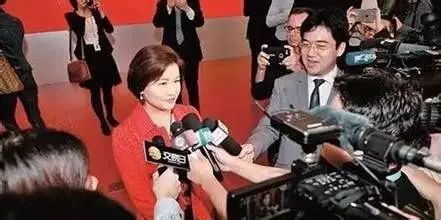 《重生之千金大佬》短剧在线观看，被校花撞飞后，我苟成了世界首富短剧在线观看，被校花撞飞后,我苟成了世界首富TXT下载短剧在线观看