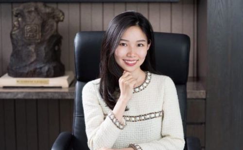 《一代球神之父子对决》短剧在线观看，美女上司的秘密，职场大赢家短剧在线观看，短剧在线观看