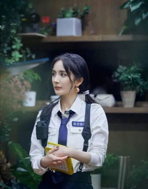 《砰！美女保镖，你被开除了》短剧在线观看，归国后，双生女王她不装了（62集）短剧在线观看，女王归来双双笛小说短剧在线观看