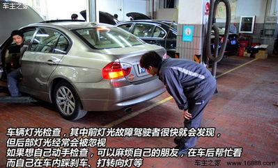 汽车右边灯泡多少钱换