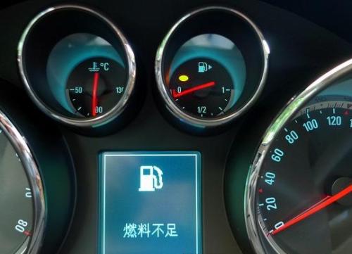 汽车油箱亮灯多少公里