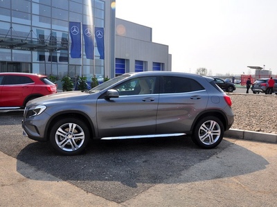 gla200奔驰价格,2016年gla200奔驰价格