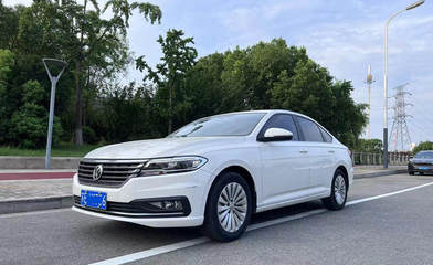 上汽大众朗逸2019款自动舒适版,上汽大众朗逸2019款自动舒适版多少钱一辆