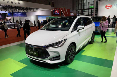 比亚迪宋max新能源,比亚迪宋Max新能源2024新款