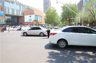 怎么查某个路口拍不拍闯红灯,怎么查某个路口拍不拍闯红灯知乎