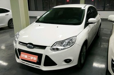 2012款福克斯图片,2012款福克斯图片 三厢手动