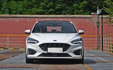 福特福克斯三厢2020款,福特福克斯三厢2020款参数