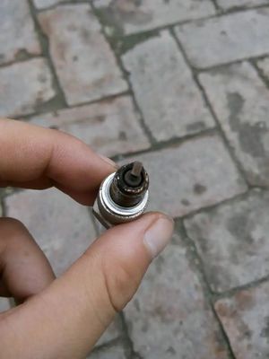 怎样判断火花塞该换了,怎样判断火花塞该换了有油没