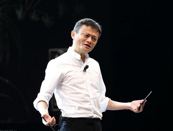 马云为何建议年轻人别买车,月薪多少才敢买10万的车