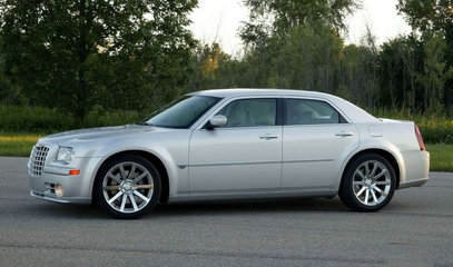 克莱斯勒300c怎么样,汽车chrysler克莱斯勒300c多少钱