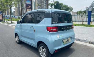 2020五菱宏光最新款,2020五菱宏光最新款七座2手车多少钱