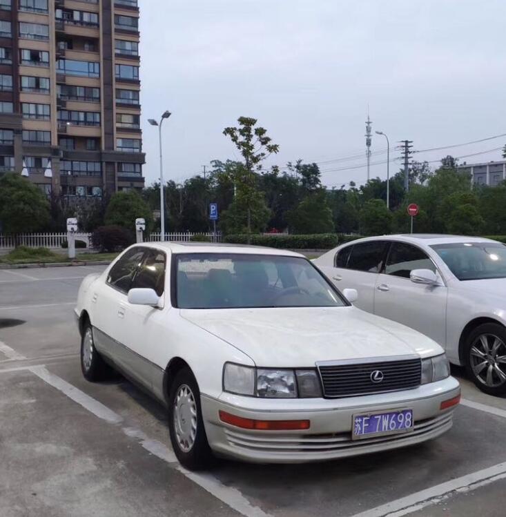 雷克萨斯ls400,雷克萨斯LS400配置