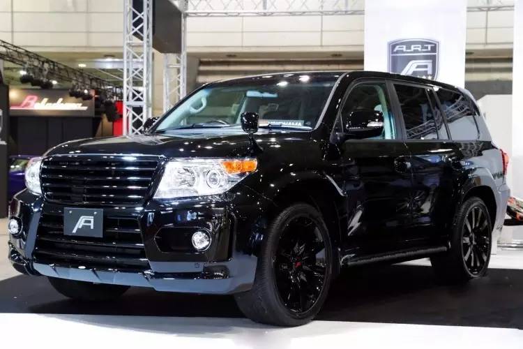 2020款兰德酷路泽5700v8顶配,2021款兰德酷路泽5700v8顶配