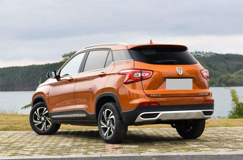五菱宏光suv,五菱宏光suv五座多少钱落地