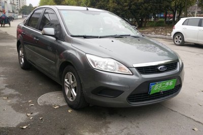 16年福特福克斯二手多少钱,16年福特福克斯二手多少钱三厢车