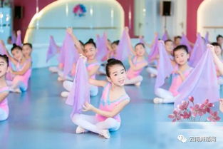 与同龄干妈共享欢乐时光——免费短剧观赏的乐趣