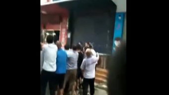 免费观看，一部感人至深的短剧跪下磕头道歉