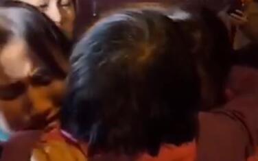 慕总靠娃上位，寻找失散女儿与珍贵戒指的惊心动魄之旅