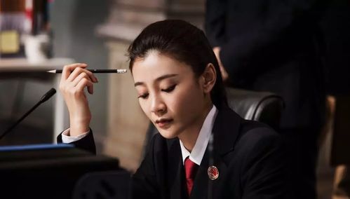 《露华浓》短剧在线观看，离婚后千金曝光啦（第11集），揭秘背后的故事与情感纠葛短剧在线观看，离婚后凶猛千金短剧在线观看
