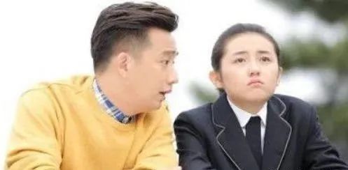 《小男友藏不住了》短剧在线观看，我逼系统换男主，一场跨越96集的逆袭之旅短剧在线观看，短剧在线观看