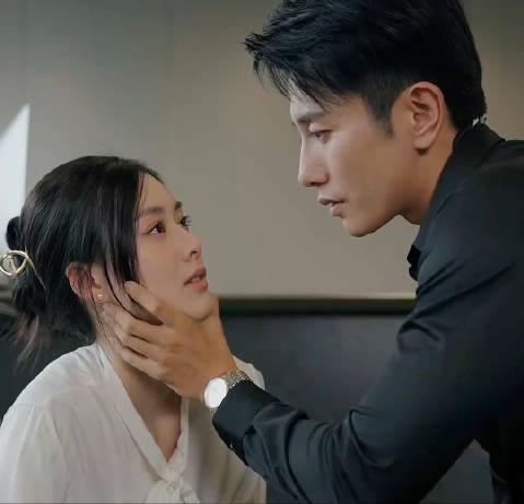 《离婚后，他在娱乐圈杀疯了》短剧在线观看，凌少的在逃新娘（1集-10集）剧情解析与人物深度剖析短剧在线观看，凌少的电视剧短剧在线观看