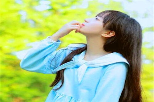 《初夏满天星》短剧在线观看，高手下山退婚，九个未婚妻的挑战与成长短剧在线观看，高手下山退婚九个未婚妻叶辰云烟短剧在线观看