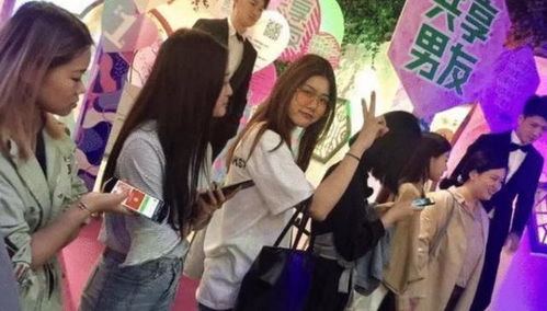 《傻妻是隐藏大佬》短剧在线观看，逆袭之路，我靠摆摊娶富婆短剧在线观看，我靠摆摊娶富婆全集短剧在线观看
