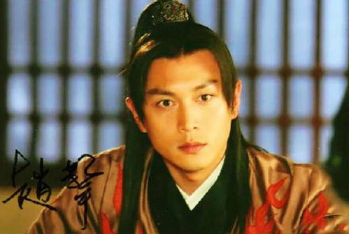 《只愿卿卿意逍遥》短剧在线观看，前妻难追，傅先生请自重（第1-10集剧情解析）短剧在线观看，前妻归来傅先生步步为婚短剧在线观看