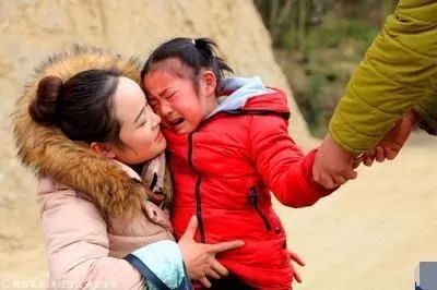 《衣锦还乡不夜行》短剧在线观看，重生2004，时光倒流的人生奇迹（94集剧情深度解析）短剧在线观看，重生2004 720p短剧在线观看