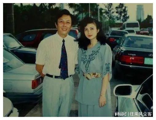 《当替身后我年薪上亿》短剧在线观看，女儿受辱，我怒闯前妻婚礼，伍昕宇的故事（一）短剧在线观看，短剧在线观看