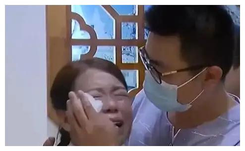 《报告许小姐，顾总他超爱》短剧在线观看，渣爹总想和我抢妈咪（第100集），爱与争夺的交织短剧在线观看，渣爹的崽短剧在线观看