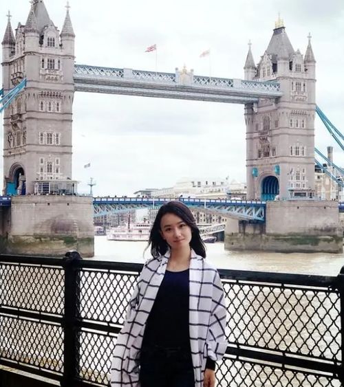 《看女敬父》短剧在线观看，我在娱乐圈跟霸总隐婚（一）至（一百集）全记录短剧在线观看，我在娱乐圈横行霸道短剧在线观看
