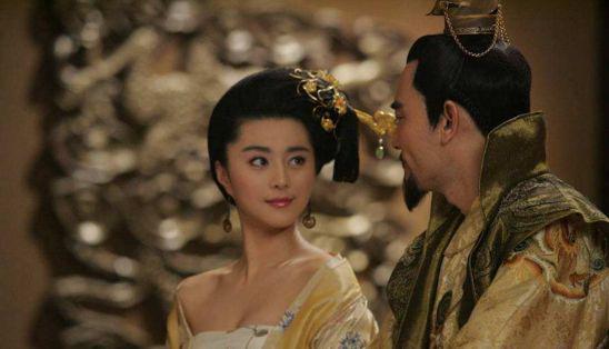 《王妃娘娘有人下单啦》短剧在线观看，捡来的老公是亿万总裁（64集）短剧在线观看，短剧在线观看
