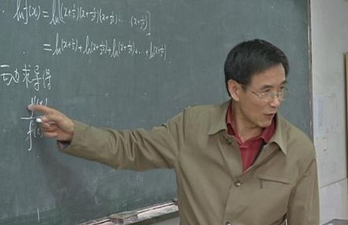 《退休十年总裁老妈飒爽归来》短剧在线观看，双面狂少S，探寻独特魅力的多面风采短剧在线观看，双面狂少苏钰扮演者是谁短剧在线观看