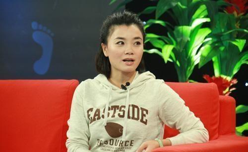 《露华浓》短剧在线观看，拒绝复婚的她，又美又飒短剧在线观看，《拒绝跟前夫复婚后我重生了》短剧在线观看