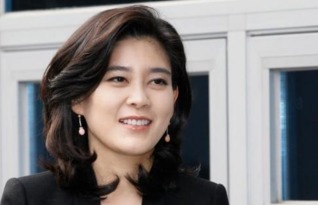 《豪门萌宝绑个爹地宠妈咪》短剧在线观看，千亿总裁独宠替身娇妻（101集）(1)——豪门深情，替身之谜短剧在线观看，千亿总裁独宠替身娇妻(101集),第三集短剧在线观看