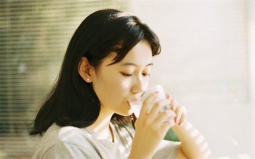 《久病床前有孝女》短剧在线观看，重生后她转身投入死对头怀抱（81集）短剧在线观看，重生后她倒掉短剧在线观看