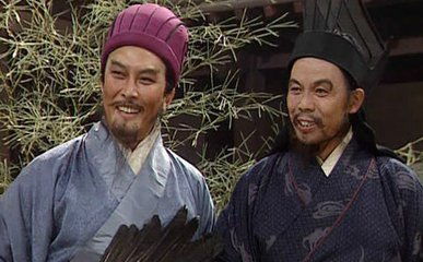 《上位之卧龙不笑凤雏》短剧在线观看，隐婚娇妻是大佬（60集连续剧剧情概述）短剧在线观看，隐婚第一宠~娇妻怀里来短剧在线观看