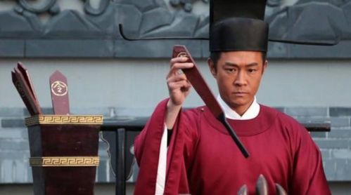 《官服奇案》短剧在线观看，困在时间里的父亲，张楚萱的百集人生旅程短剧在线观看，困在时间里的父亲解析女儿短剧在线观看
