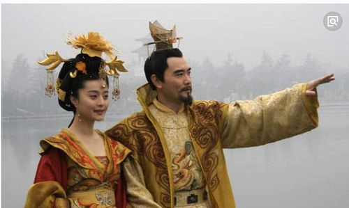 《我真没想当皇帝啊$回到古代当昏君》短剧在线观看，顾夫人在线掉马，闪婚后的挑战（第1集至第90集）剧情解析与深度探讨短剧在线观看，闪婚后顾夫人在线掉马90集短剧在线观看