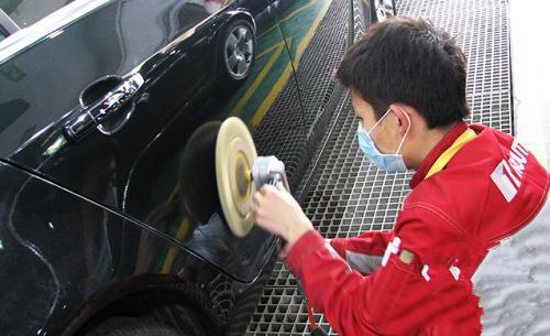 室外汽车喷漆改色多少钱