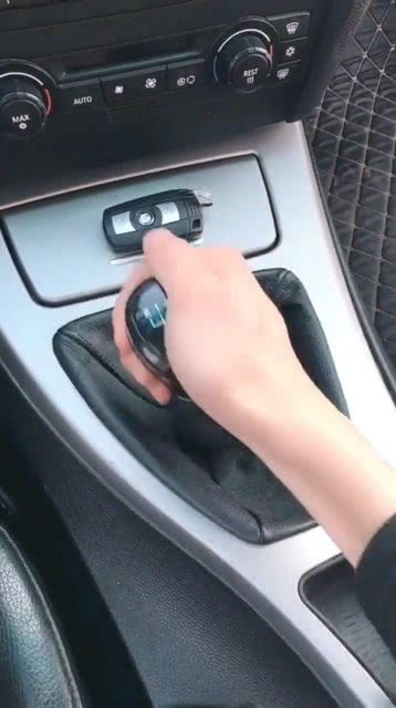 汽车在水里挂多少档起步