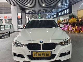 白色汽车一年多少费用