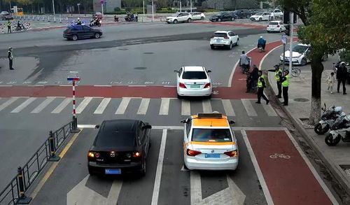 马路汽车车道有多少米