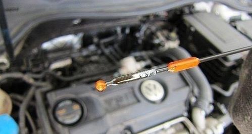 汽车怎样看机油多少升油