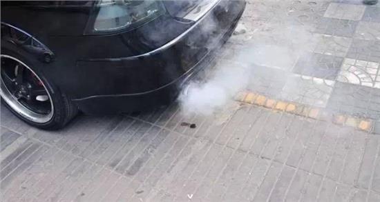 汽车排气管压力检查多少